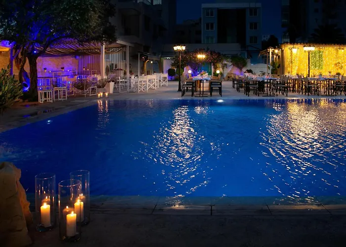 ホテル クレオパトラ ニコシア