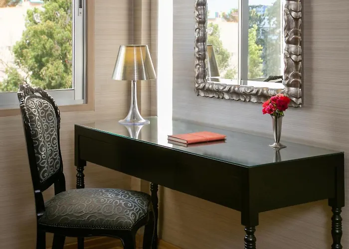 ホテル クレオパトラ ニコシア