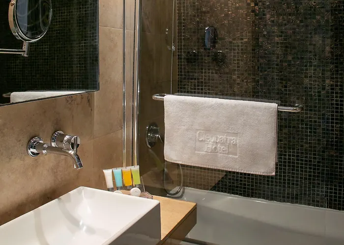 クレオパトラ ホテル ニコシア